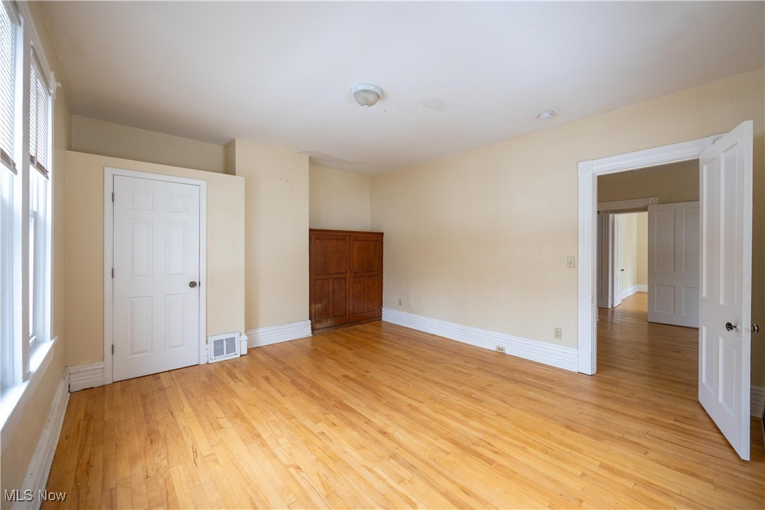 Linwood Ave - Residential