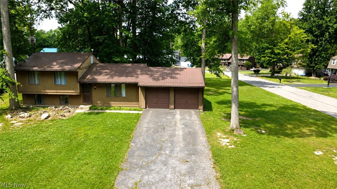 This 3-bedroom, 1.5-bath multi-level home offers an incredible opportunity for investors, flippers, or buyers looking to create their dream home from the ground up. Situated on a corner lot, the property features a spacious layout including a living room, eat-in kitchen, and family room. The interior provides a clean slate for renovations and endless possibilities to customize every detail to your vision. Major improvements have already been made, including a newer furnace, a newer hot water tank, and a roof approximately 2-3 years old.

With valuable mechanical updates already in place, a desirable Lakeview School District location, and endless potential, this property is the perfect opportunity for investors, contractors, or buyers seeking their next project. Bring your ideas and transform this home into something spectacular!