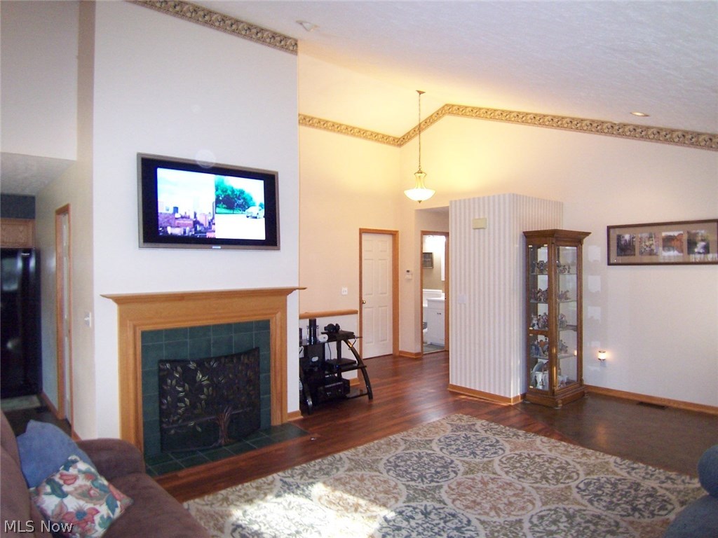Woodbury Condo - Residential