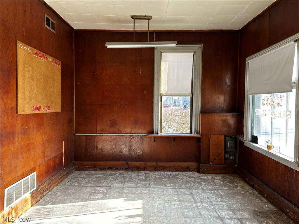 Village/Jefferson - Commercial Lease