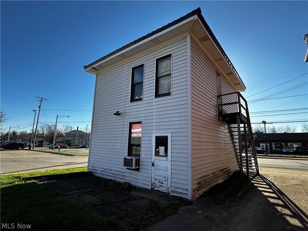 Village/Jefferson - Commercial Lease