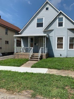 2 Bedrooms upstairs unit.