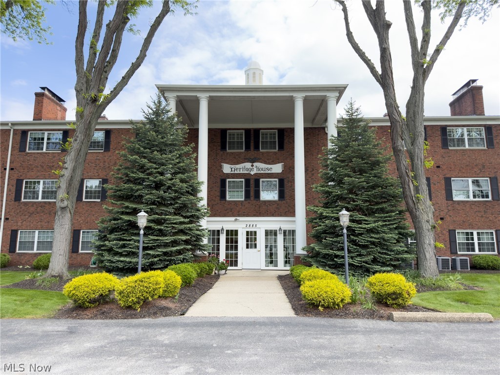 Welcome to this charming 2-bedroom condo located in the highly desirable Rocky River community! This inviting home features an open floor plan, seamlessly connecting the kitchen, dining room, and family room into an ideal living space. The spacious layout offers comfortable living with plenty of natural light, while the well-appointed kitchen flows effortlessly into the main living areas. Both bedrooms provide ample space and versatility. Enjoy the convenience of being within walking distance to public transportation, shopping, and local amenities. Ideally situated near major highways, this condo offers easy access for commuting while still being nestled in a peaceful neighborhood.