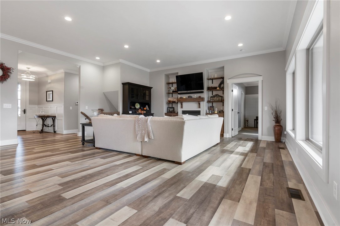 Whole/Lk Ospgs Village - Residential