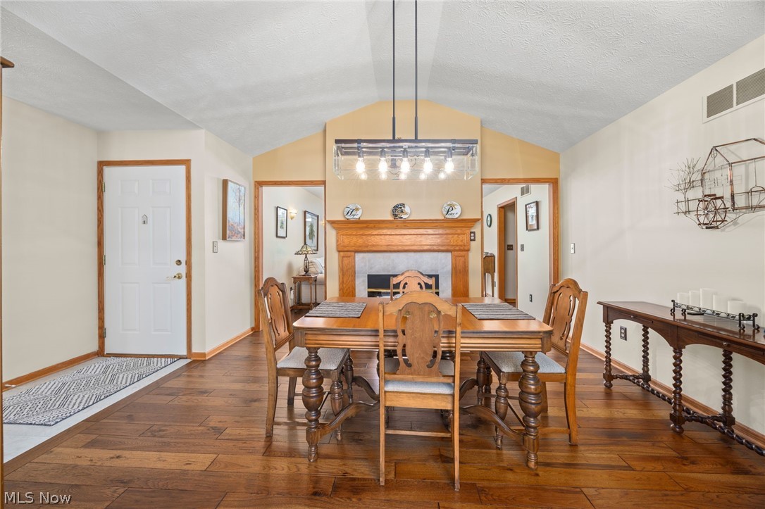 Villas Sterling Oaks Condo - Residential