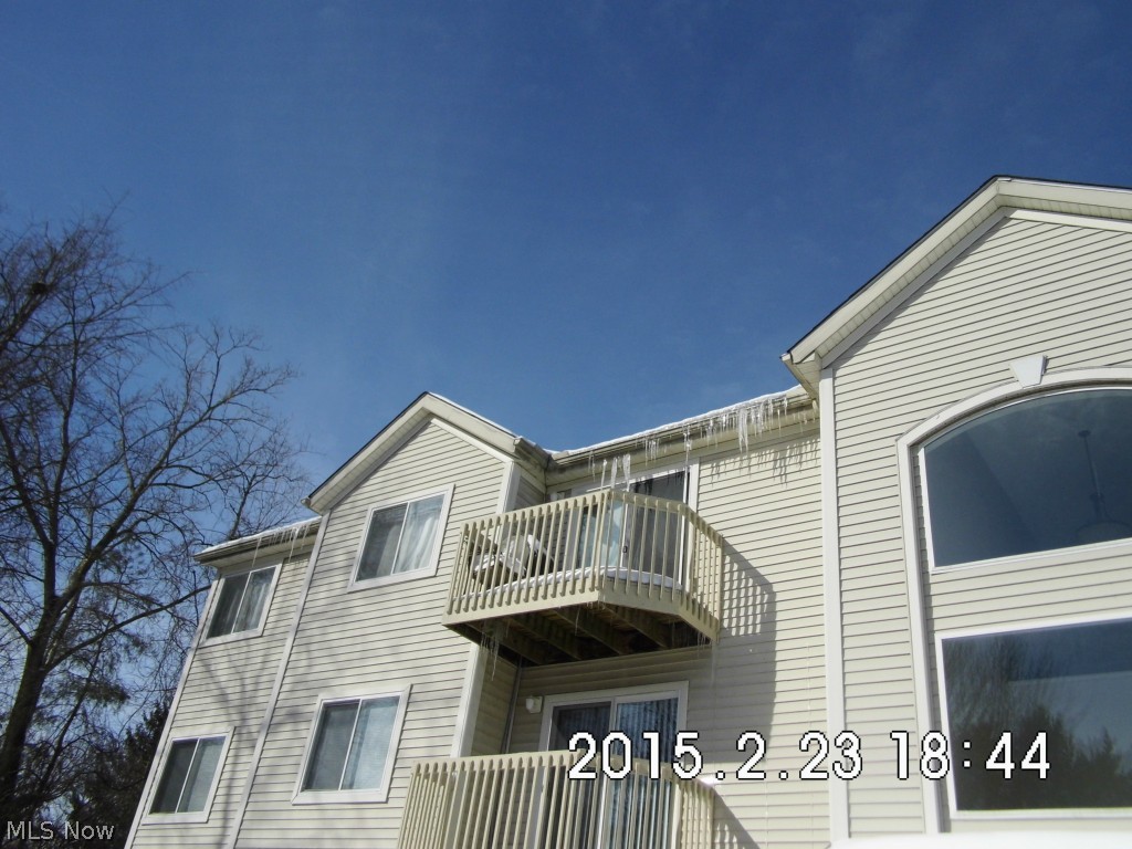 Gorgeous 2 Bedroom 2 Full Bath Condo Upper unit with Vaulted Ceilings & Great views of the adjoining woods! Club house, workout room, outdoor pool & social room with kitchen are some of the great amenities of the Brookledge Commons Condos and is a private, well maintained community!! CHEAPER THAN RENT! This GORGEOUS Condo has been updated from top to bottom!....LITERALLY, all paint, floors, carpet, lighting, ceiling fans, all trim, wall covers, door knobs & hinges, energy efficient dishwasher, flat top electric stove & rangetop microwave, furnace and air conditioning serviced and great, hot water tank, laundry hook ups (washer & dryer do not stay). This condo is an END unit, up against the woods for both solitude and great views! Bonus is plenty of storage. List of updates are at condo for your ease of looking around at all the remodeled items! Feel free to view the Club House with Party Room and Work Out Room too (just one block down)! Conveniently located to shopping, golf course, sk