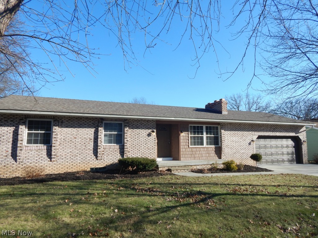 Welcome to updated Ranch on nice size city lot. Freshly painted interior, updated flooring, lighting and much more. Newer roof, newer kitchen, newer furnace and air. Enjoy the fireplace in the living area, spacious open kitchen with stainless steel appliances. Two updated newer baths. Roof in 2011.
Full basement, deck and part fenced rear yard. Youth will like playing basketball in rear yard.