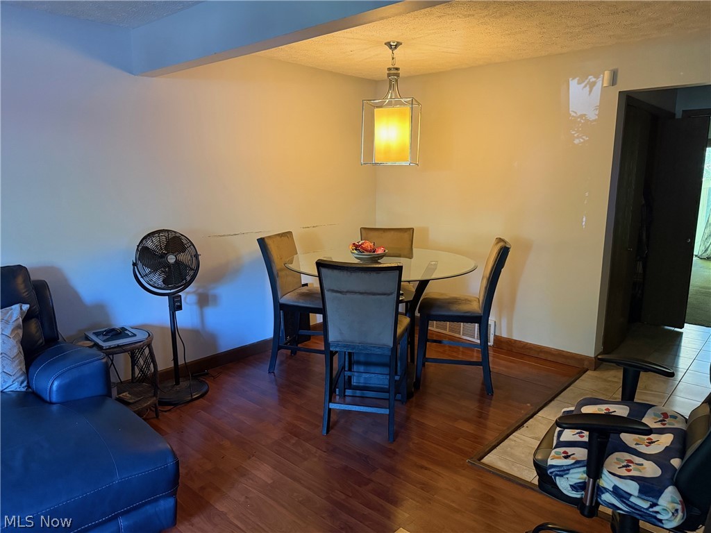 Burlington Courts Condo Ph 02 - Residential