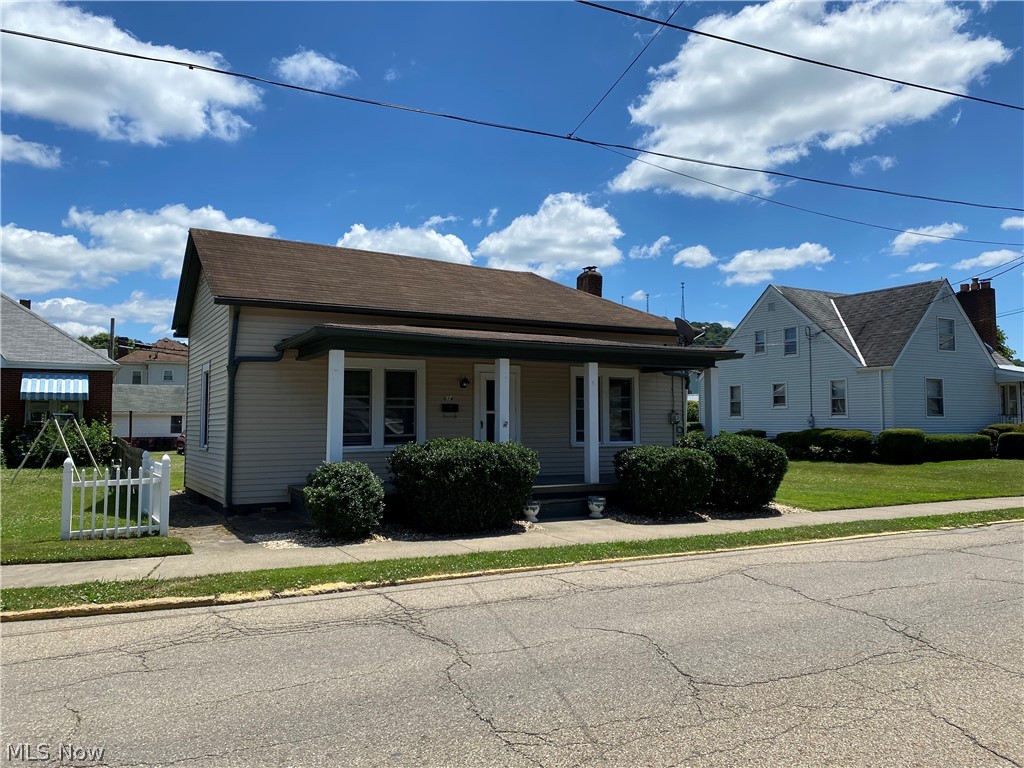 Very nice one bedroom ranch perfect for a first time home buyer or retiree.   Large eat in kitchen with gas or electric stove hook up. Off street parking in the rear via dead end alley.  Large double lot allows for room to enjoy the outdoors.  Located on a one way street.  Investors welcomed.