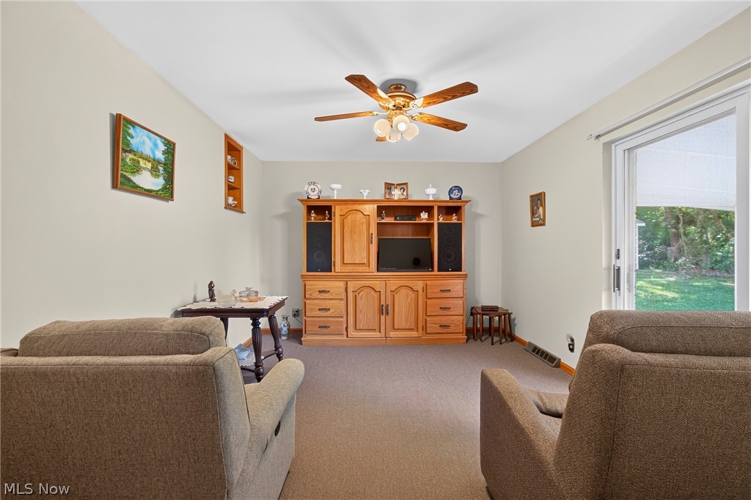Amherst Knolls - Residential