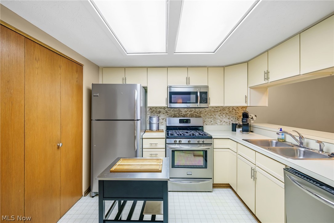 Pine Mill Ridge - Residential