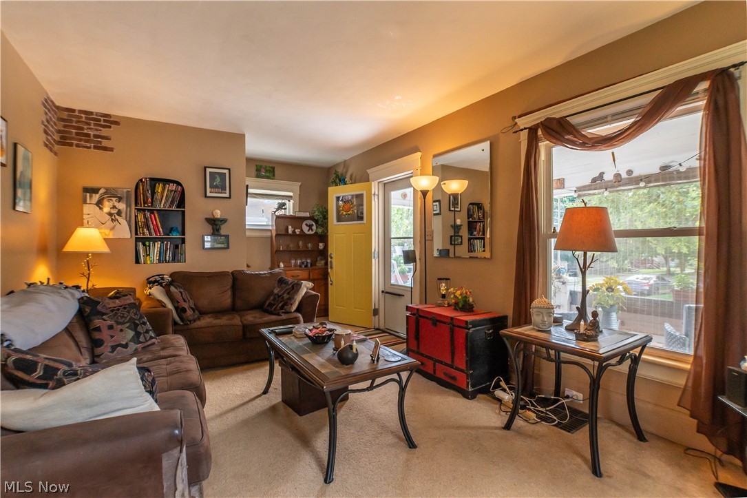 Carl - Residential