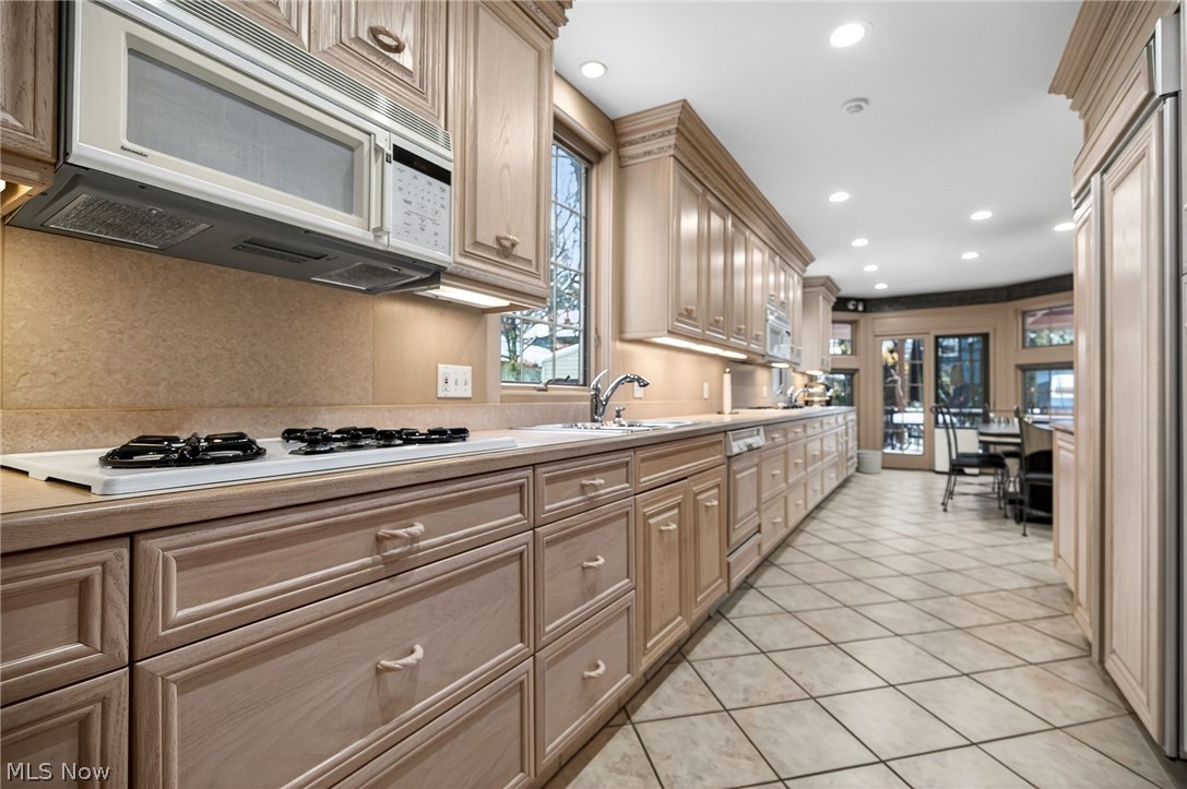 Associated Investment Co Taylo - Residential