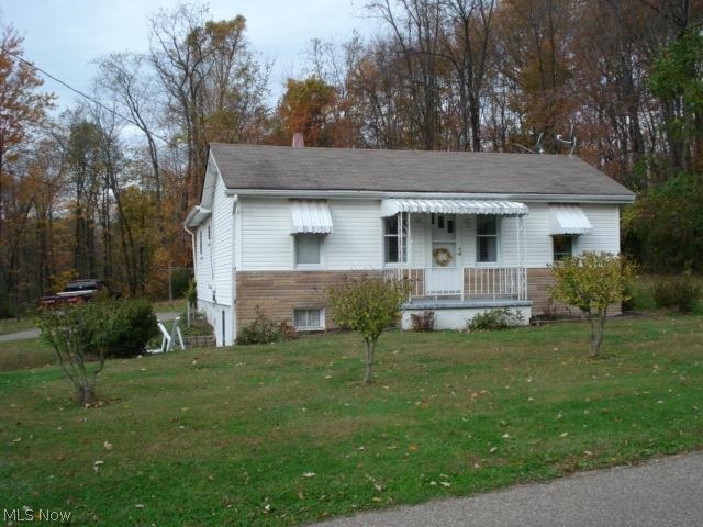 MOVE-IN READY HOME WITH LARGE 209X274 LOT. RECENTLY SURVEYED. PER FAMILY, NEWER WINDOWS, WIRING & OUTLETS. COZY COUNTRY SETTING. CLOSE TO EDISON MIDDLE SCHOOL. LARGE 3 CAR DETACHED GARAGE. MAKE AN OFFER. NO MINERAL RIGHTS CONVEY.