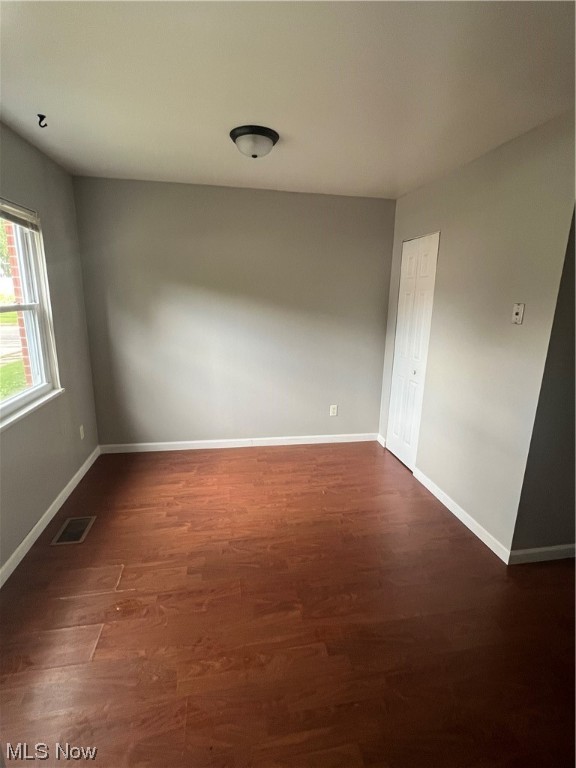 Conveniently located 2 bedroom 1 bath townhouse in the heart of Stow. Full basement with laundry. 

 RENTAL REQUIREMENTS: Credit score of 600 or above. Between 500-600 is considered conditional. Gross monthly income 2.5 times the amount of the monthly rent. No more than 3 items in collections. This does exclude student loan and medical bills. Screen for criminal history. Screen for evictions, foreclosures and bankruptcies.