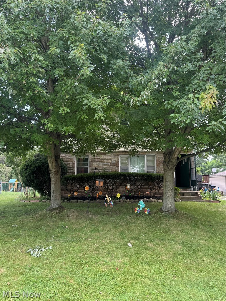 Attention investors or savvy home buyers! 2424 Triplett is beautiful with it's clean, classic character, detached two-car garage, and close shopping, dining, parks, and major highways, this one presents the exceptional opportunity for first-time homebuyers, downsizers, or investors! Take a look today!