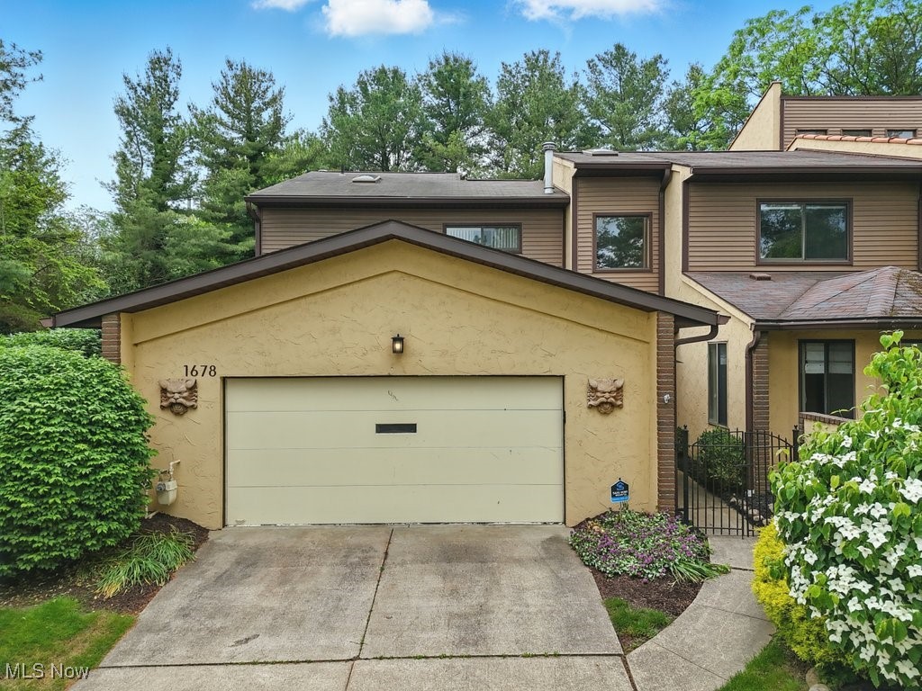 Village Brookwood Condo - Residential