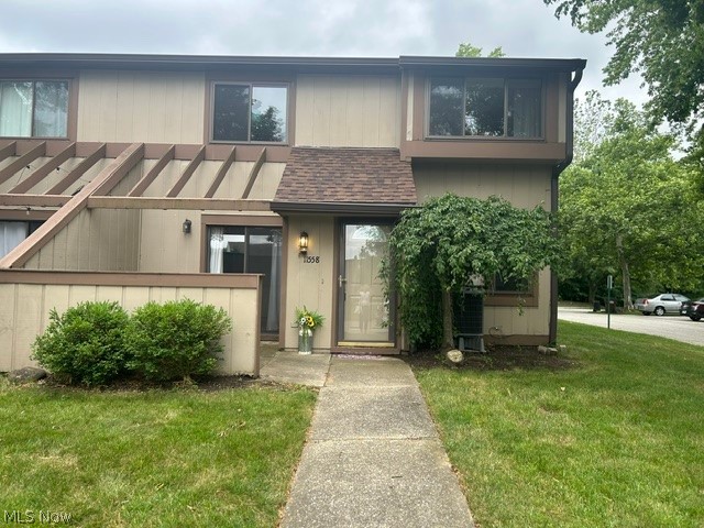 Well loved Harbour Light Condominium development has a 1242 sq. ft. end-unit that is in search of a new Owner. This home offers comfort, convenience and numerous recent updates. Featuring 2 large bedrooms, 1.5  bathrooms, in home laundry and abundant storage throughout. This home has been thoughtfully cared for and is ready for it's next owner. 
Recent improvements include:
*2025: New furnace and central air conditioning. kitchen range hood and garage door
*2024: New upstairs carpeting, bathtub reglazed, new shower surround and bathtub plumbing
*2018: Kitchen appliances
*2017: Windows replaced
Enjoy the benefits of the community amenities and common grounds including a swimming pool and activity room. Immediate occupancy is available to begin enjoying your new home. Call today for your personal tour, you don't want to miss out the opportunity to own a beautifully updated condo in a very desirable area.