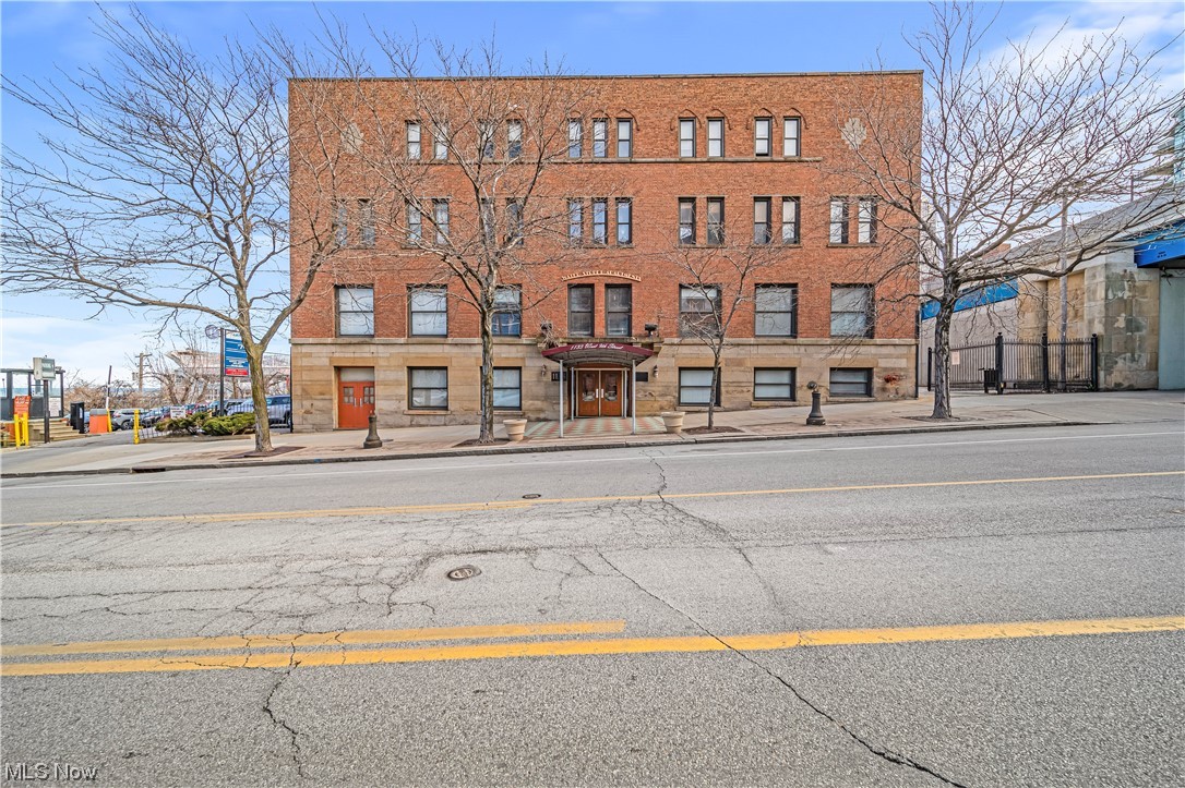 Welcome home to this beautifully renovated (2019-2020) move-in ready one bedroom/one bath condo in prime downtown location. Neutral pallets with white brick walls of windows throughout bring in tons of natural light and soaring ceilings give off cozy-luxury vibes. Open concept kitchen with stainless steel appliances, classic subway tile and granite countertops are a chef's dream! 
Wood-look luxury vinyl floors throughout lead to the spacious primary bedroom with huge walk- in closet equipped with your own washer/dryer (2020) and ample attic storage space above. The full bath off the entry boasts beautiful tile floors, new toilet (2024)
granite top vanity and spa like shower with pebble floor. Water Street condominiums offer premiere downtown luxury living at its best. Over looking Lake Erie within walking distance to many of downtown's restaurants and hot spots including Browns Stadium and the Flats! Private parking offered at $135.00/mo makes this truly one of the most affordable sought after places that Downtown has to offer.