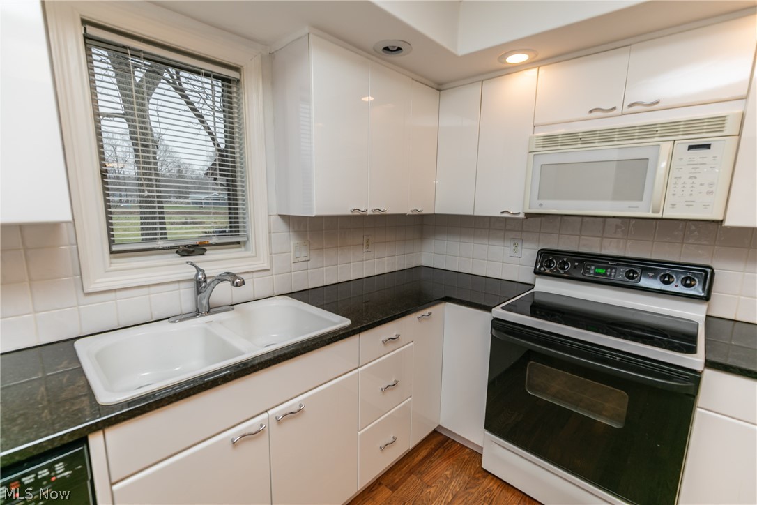 Inlet Pointe Condo - Residential