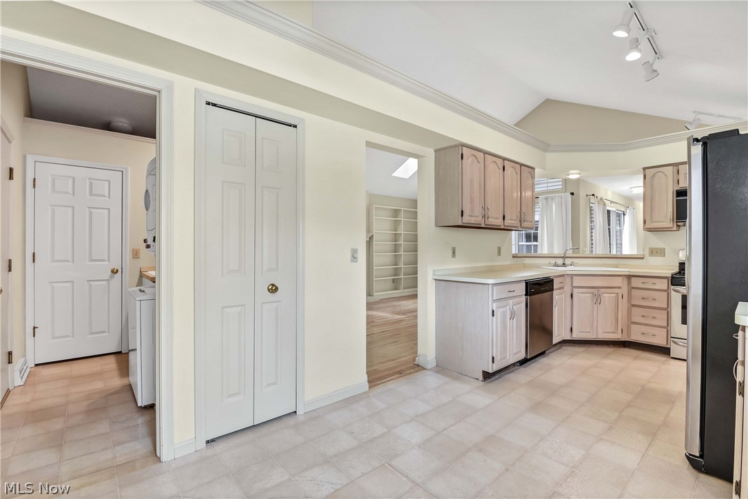 Woods/Westlake Condos - Residential