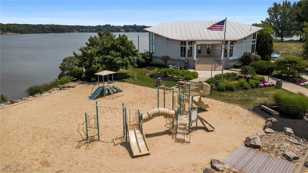Aurora Shores - Residential