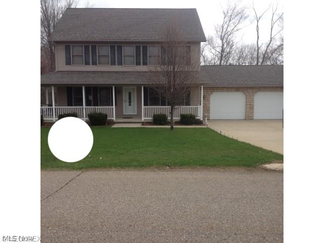 This spacious 3 bedroom, 2.5 bath home is move in ready.  The large kitchen has new stainless steel appliances and a breakfast bar.  All updated lights and fans throughout the home.  The furnace and heat pump was new in 2012.  New glass doors on master shower.  The basement is a walk-out and is plumbed for a full bath.  The garage is an over sized 2 car.  Large covered front porch.  There is a deck off the family room.