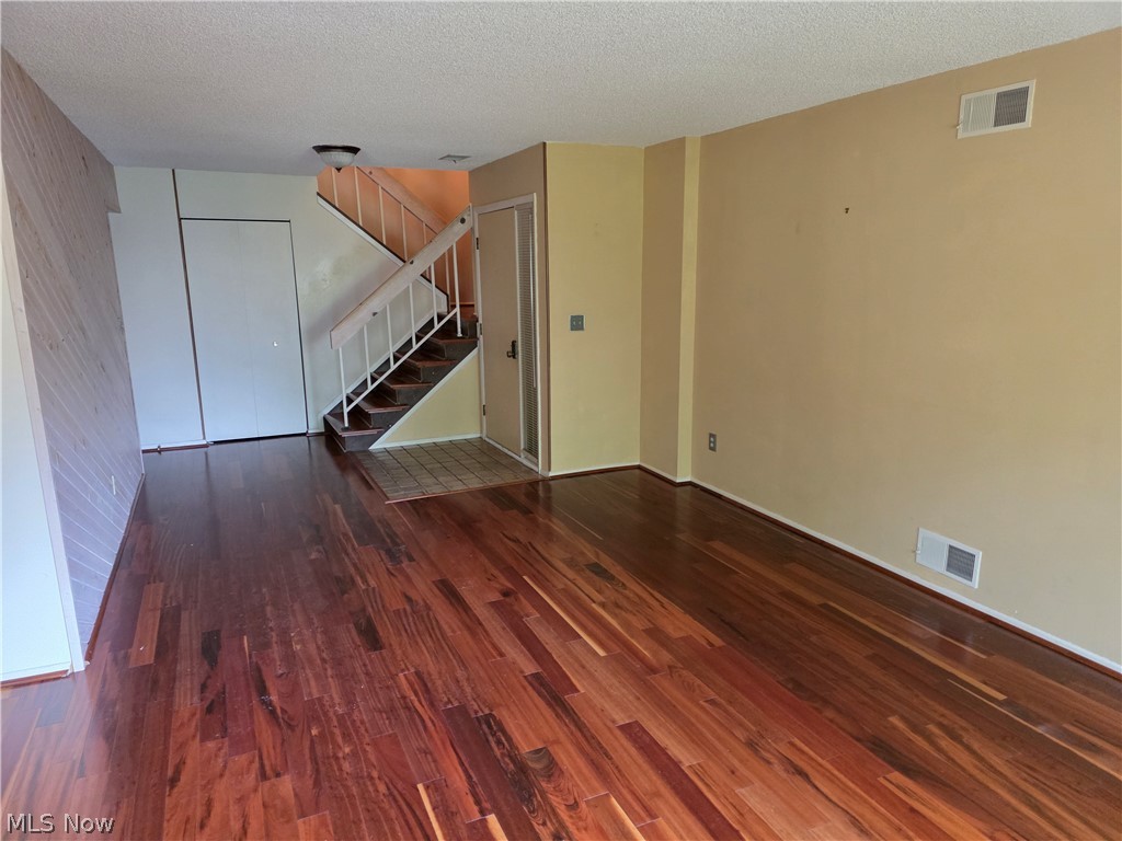 Hampton Woods - Residential