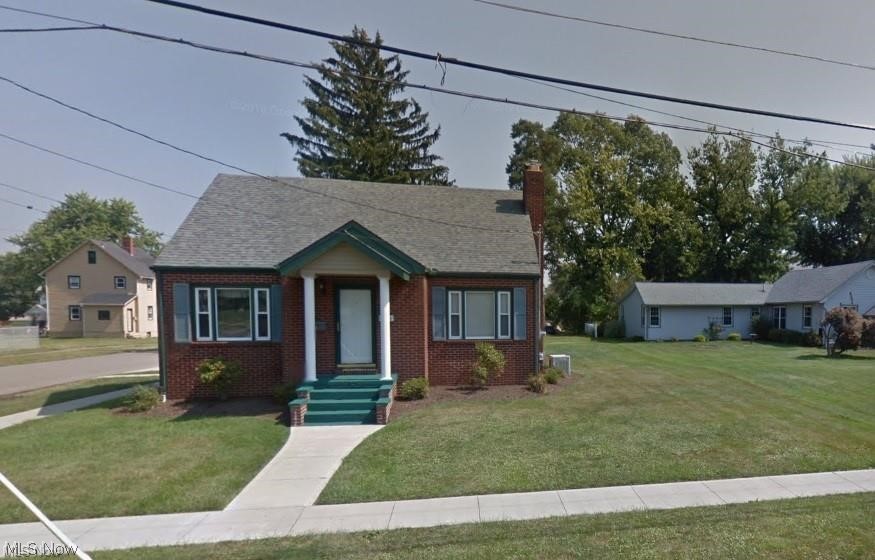 Welcome to this charming 4-bedroom, 2-bath brick bungalow set on a desirable corner lot. With newer windows, a spacious yard, and a 1-car garage, this home blends comfort with convenience. Located just minutes from dining, shopping, and the University of Mount Union, it offers easy access to everything Alliance has to offer. The property is grandfathered for college student housing and boasts a strong rental history of $1,680 per month, making it an excellent opportunity for reliable investment income. Property is currently leased. Don’t miss your chance—schedule your private showing today.