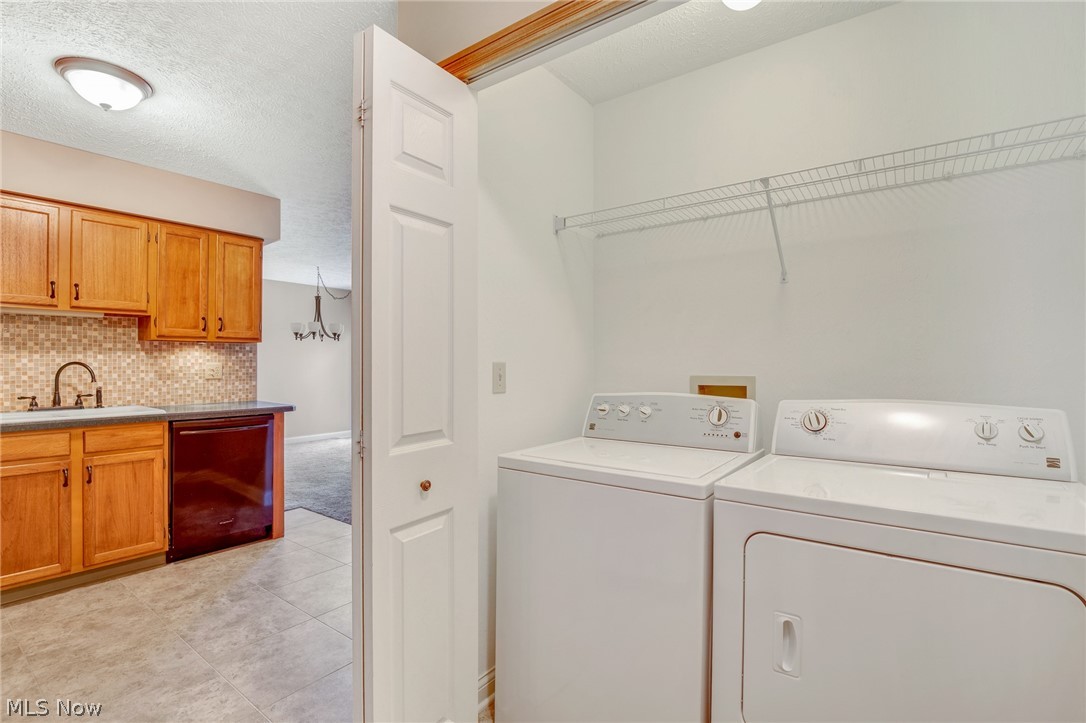 Bradley Woods Estates Twnhse Condo - Residential