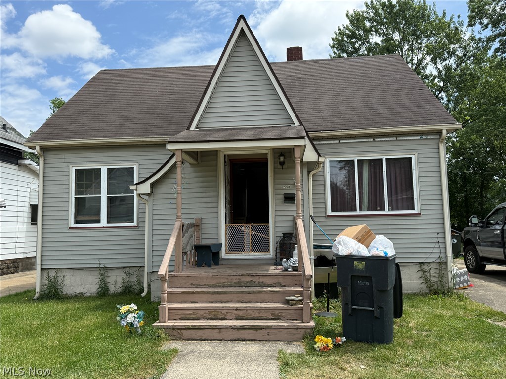 Great opportunity to own your own home or start your investment portfolio! This 4-bedroom home offers flexibility for homeowners and investors alike. The current tenants have lived here for a few years, would love to remain after the sale, and provide the opportunity for immediate rental income.

Step through the front door into a spacious living room that's perfect for relaxing or entertaining family and friends. To the left, you'll find two bedrooms and a full bathroom. Through the living room you will enter the functional kitchen, which opens to a cozy dining area.  This home also features a generously sized family room with plenty of space to spread out and two exterior doors: one providing convenient access to the side entrance and the other leading to the partially fenced backyard.

The third bedroom is located on the second floor and features a half bath. This space is large enough to create a 4th room which could easily become another bedroom, office or playroom.

Whether you're a first-time homebuyer, looking for a starter home, or searching for your next investment property, this home offers plenty of potential. Schedule your private showing today before this opportunity is gone!
In addition to this property/listing, the seller is also selling the following properties: , 2368 Montgomery,  and 1360 Meadowbrook and will sell all of these listings as a package. Contact listing agent for more details.