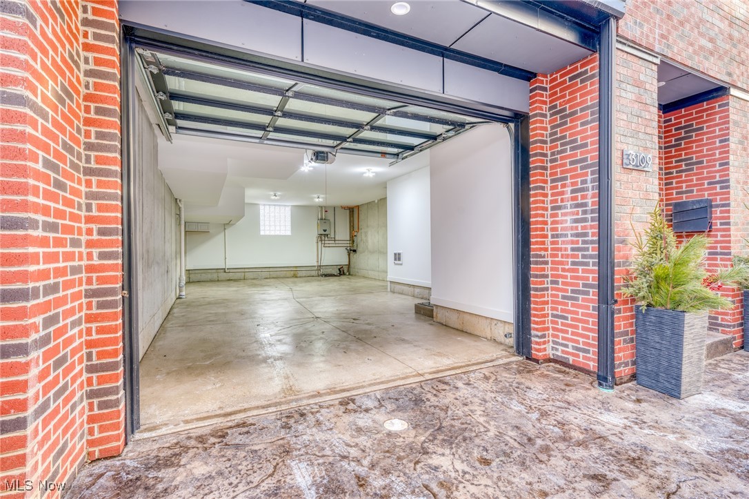 Hinge-Town-Homes - Residential