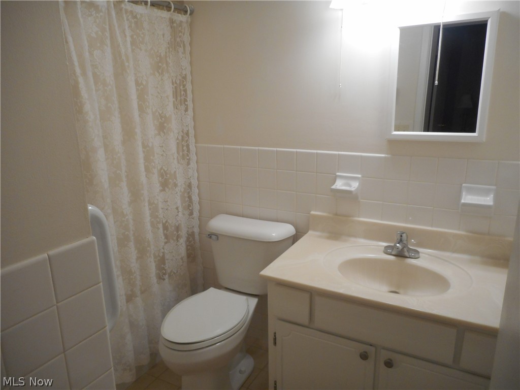 Silver Lake Towers Condo - Residential
