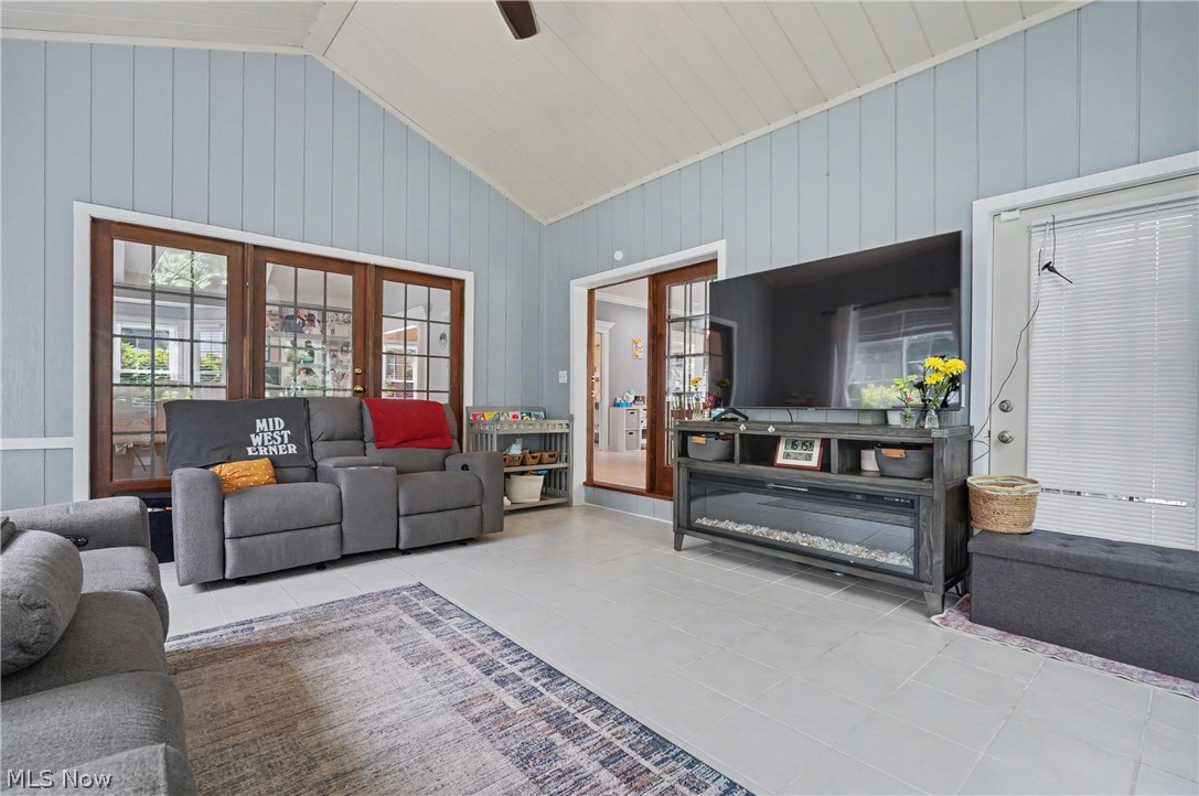 Foxchase Hills - Residential