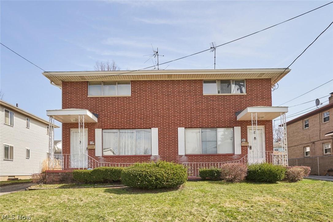 Two unit with washer and dryer in basement two car garage 
Rents are $625 tenant pays electric and 550 tenant pays gas and electric
water paid by landlord
month to month lease, property being sold with tenants 
Showings available Saturday 11-5