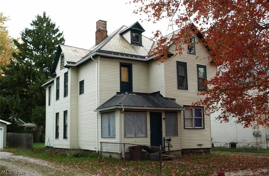 GREAT location close to the Ashtabula Harbor Amenities, Bridge Street, Walnut Beach, LakeShore Park and more .  Units provides a steady year around income easily.