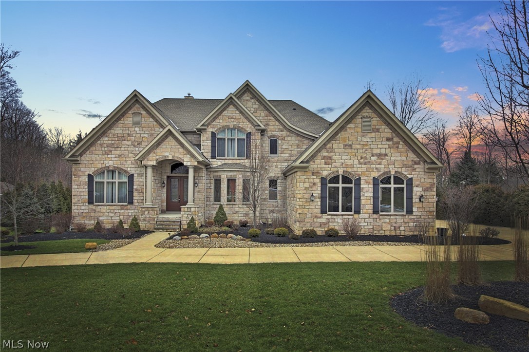 You will LOVE this home! Fantastic location. Just BEAUTIFUL! 1st floor master suite! All bedrooms with their own bathroom and walk-in closets with
built-ins. Huge Chef's kitchen with hearth room, walk-in pantry, and additional laundry/butler's pantry with a cook-top. Kitchen and master
bedroom walk out to the deck overlooking the pond and fenced-in backyard. Spacious walk-out lower level with guest suite. Entertaining space
galore! Huge garage! Professionally landscaped grounds. Must see this impeccable home! Brecksville-Broadview Heights City School District is
consistently rated as one of the best school districts in the state. Minutes to Cuyahoga Valley National Park, Metro Parks, Boston Mills &
Brandywine ski resorts, Sleepy Hollow Golf Course, and much more! Brecksville offers a community center, indoor/outdoor pools, gym, athletic
department for all ages, and many community events! MOVE-IN READY!