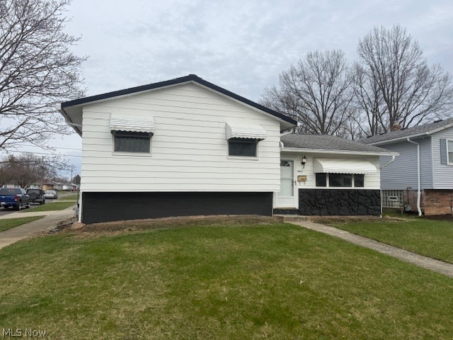 Welcome home to 6421 Terre Drive, Brook park. Well-maintained 3 bedroom, 2 bathroom split-level house located on a corner lot in Brook Park. This property offers a comfortable layout with plenty of room to live, work, and relax. Attached 2-car garage. Fresh paint throughout the entire the home. Brand new flooring throughout the home. Split-level design with multiple living spaces.
Tenant is responsible for providing their own stove, refrigerator, washer, and dryer. Conveniently located near shopping, dining, highways, and local amenities, this home offers both comfort and accessibility.$60 application fee, Tenant needs to have above a 600 credit score and review of criminal history.
Rent: 1850.00
Security Deposit: 1850.00
Lease Terms: 12 month lease