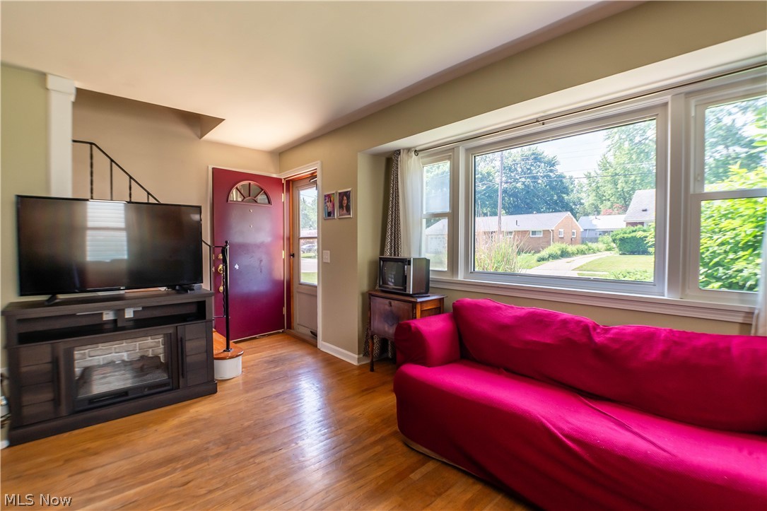 T J Bidwells Add 03 - Residential