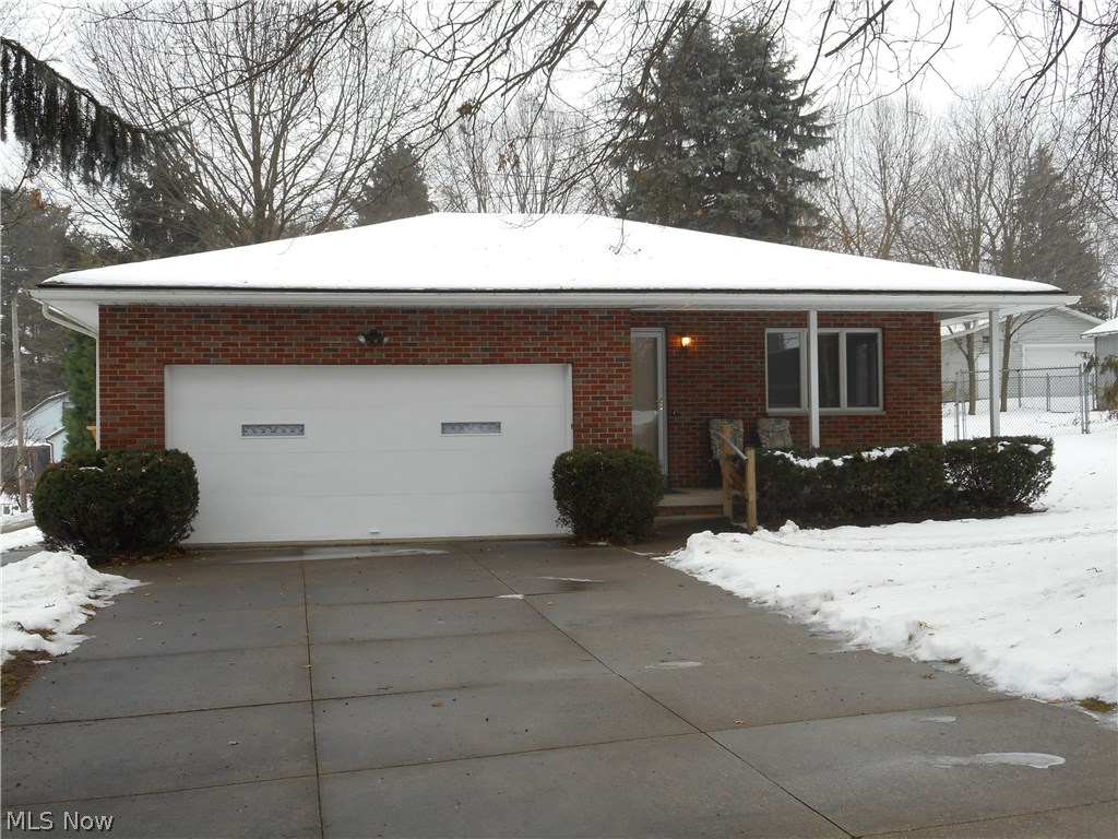 Absolutely gorgeous property has been meticulously maintained and loved.  Beautiful kitchen offers plenty of cabinet and counter space, pull out pantry and  dinette area with sliders to a nice deck!  Bedrooms are spacious and offer nice closet space.  Recent updates include new carpeting in living room & bedrooms, hardwood engineered flooring in kitchen, dinette and foyer, fresh paint throughout, some new fixtures and garbage disposal (Nov-Dec, 2017).   The basement features a huge full bathroom with walk in shower, workshop, and great space to finish for a recreation room.  Private backyard with shed for storage.  This home has "good bones".  Home warranty offered for peace of mind.