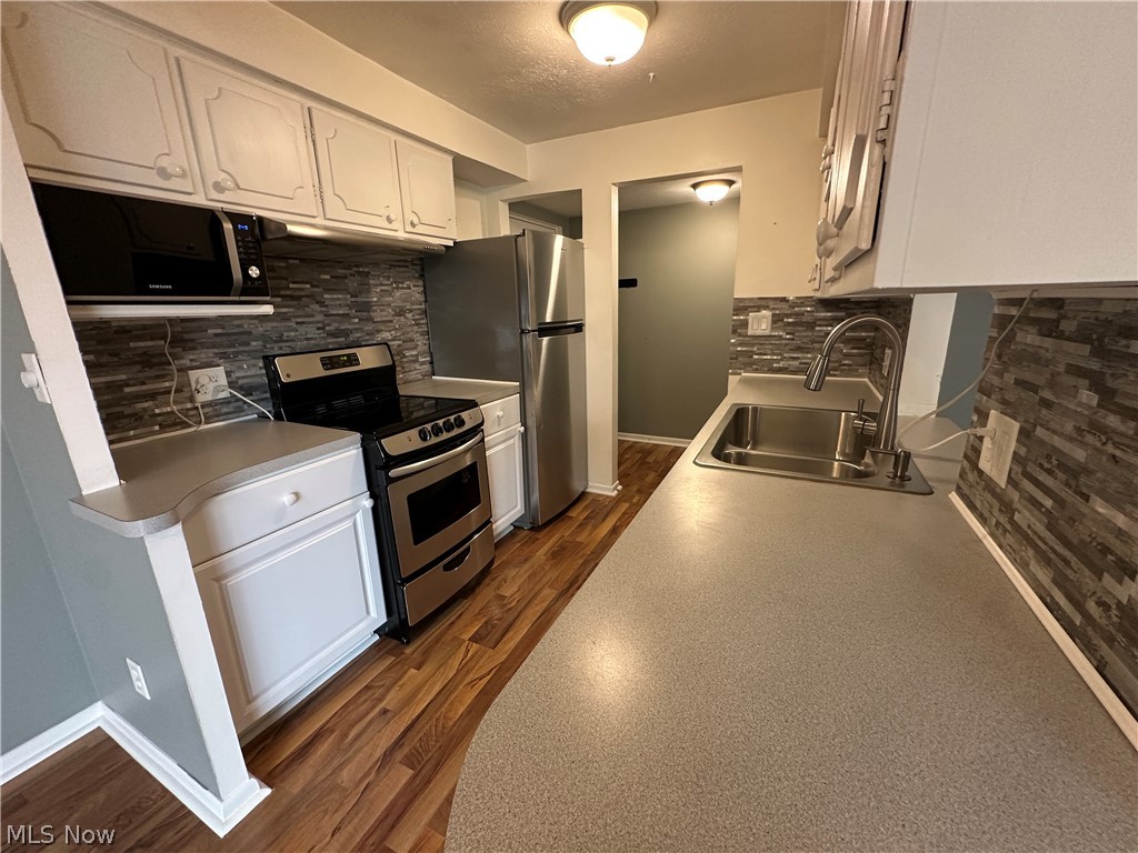 Golden Oaks Condo - Residential