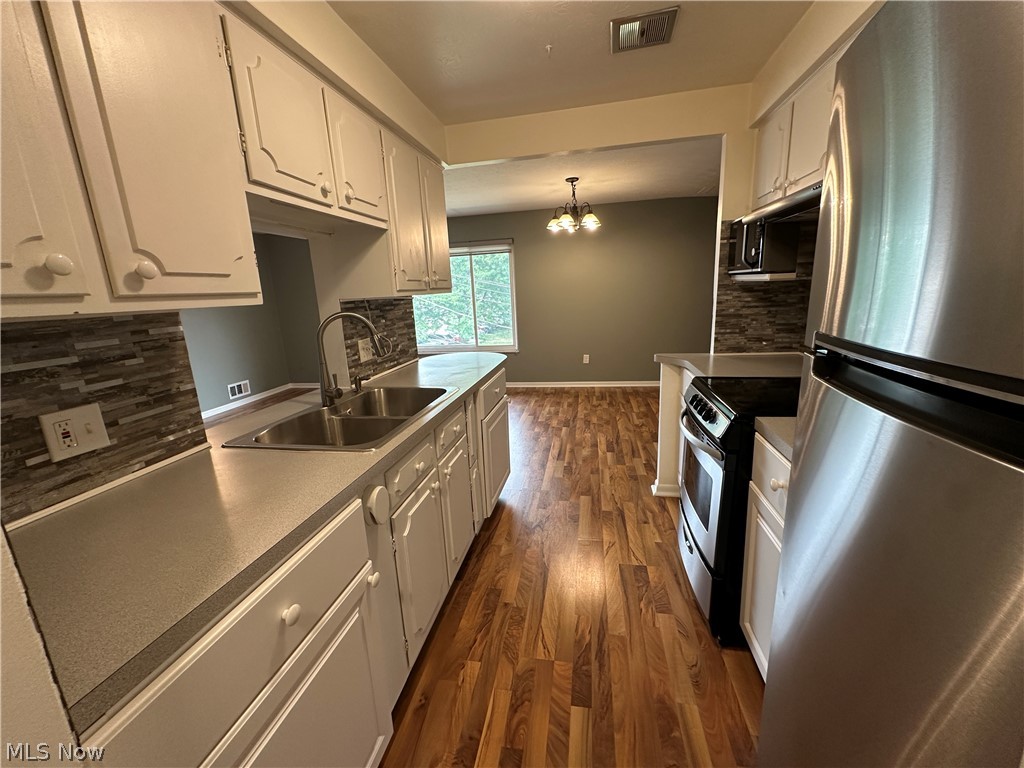 Golden Oaks Condo - Residential