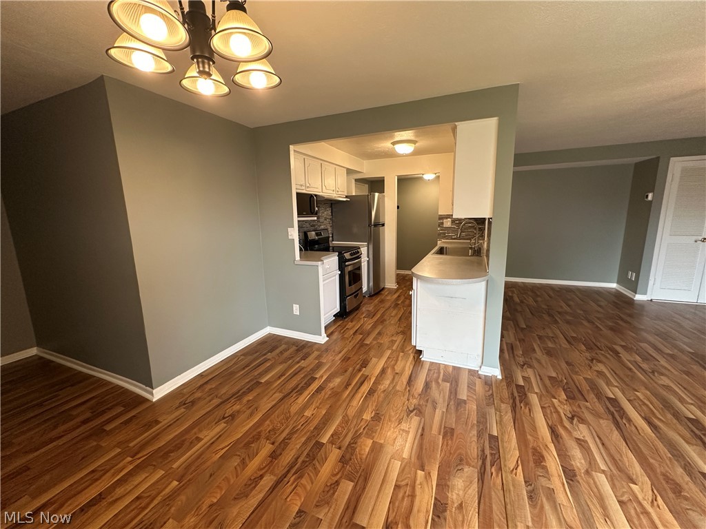 Golden Oaks Condo - Residential
