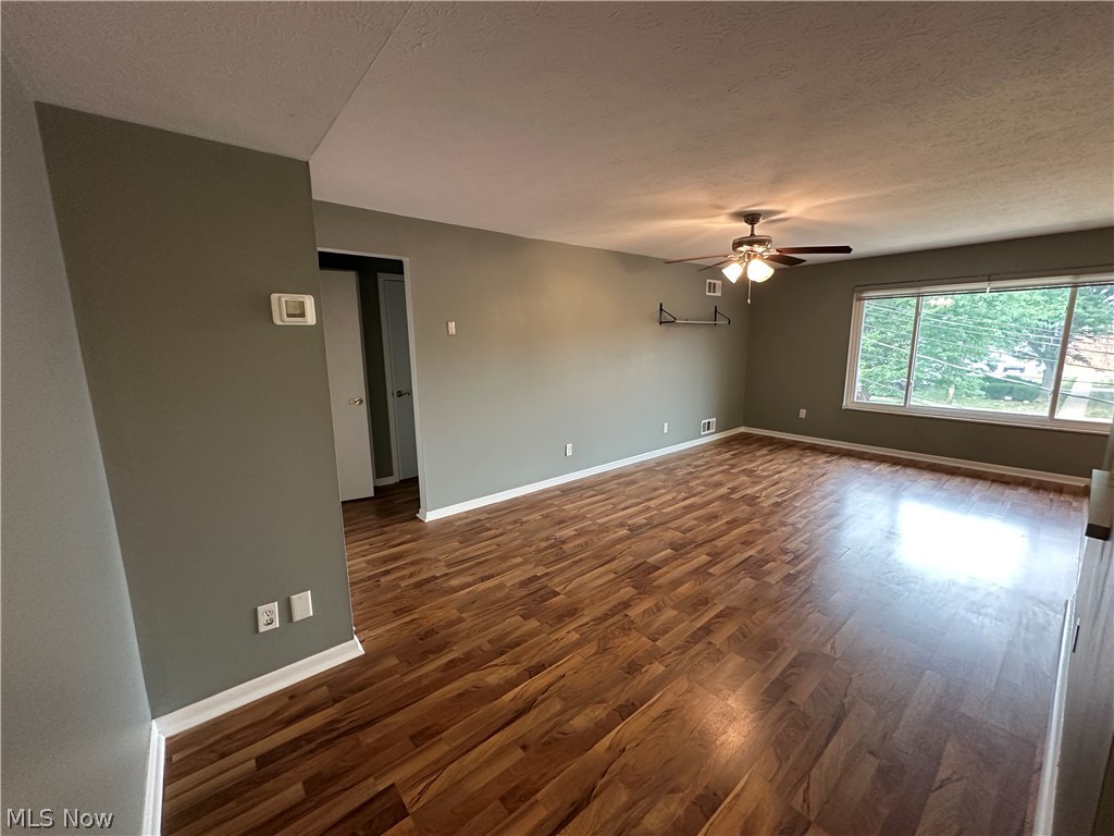 Golden Oaks Condo - Residential