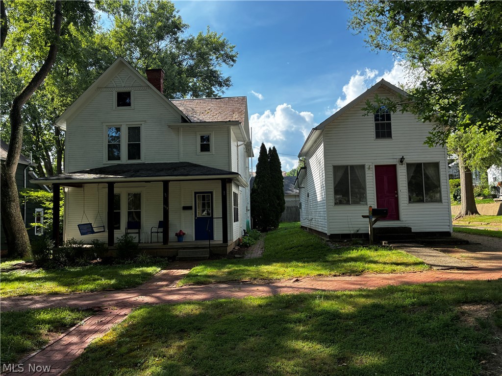 TWO HOMES for ONE PRICE! This is a rare find as there are two homes on the same tax parcel, offering the owner the unique opportunity to live in one and receive rental income to help pay the mortgage. The home at 813 Washington St is a 3 bedroom, 1 1/2 bath two story with living room, den and huge eat-in kitchen. There is a nice front porch and a courtyard and second story deck off the large master bedroom at the rear of the home. The second home is an efficiency type of floorplan in a stand alone home that has been rented out by the current owner over the years and should bring upwards of $500 per month in today's market. Both homes are vacant and ready for immediate occupancy.