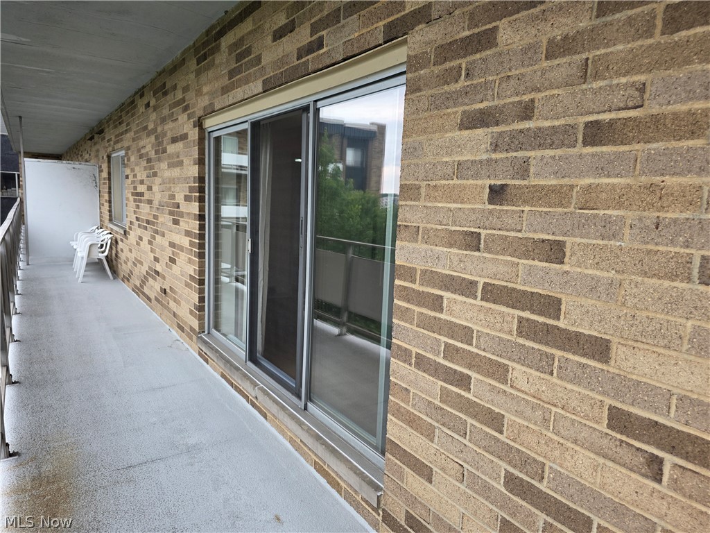 Acacia/Green Condo - Residential