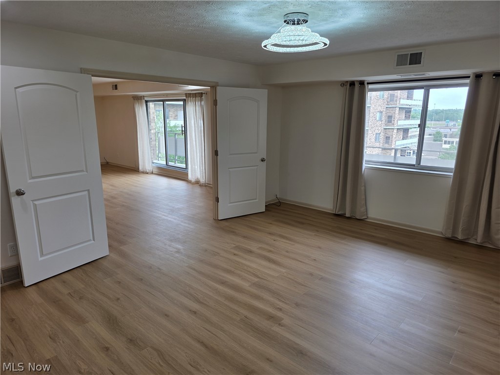 Acacia/Green Condo - Residential