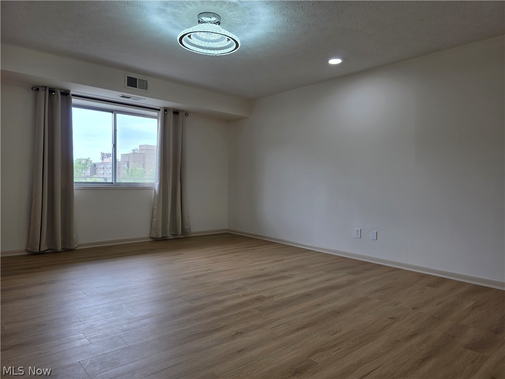 Acacia/Green Condo - Residential