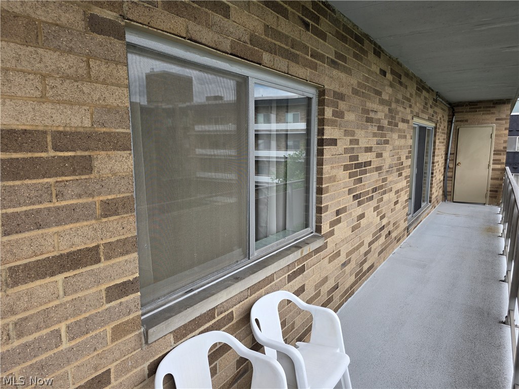 Acacia/Green Condo - Residential