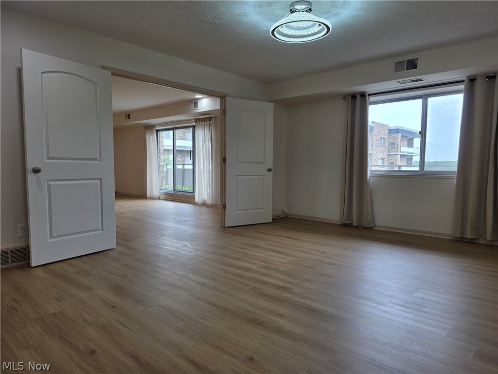 Acacia/Green Condo - Residential